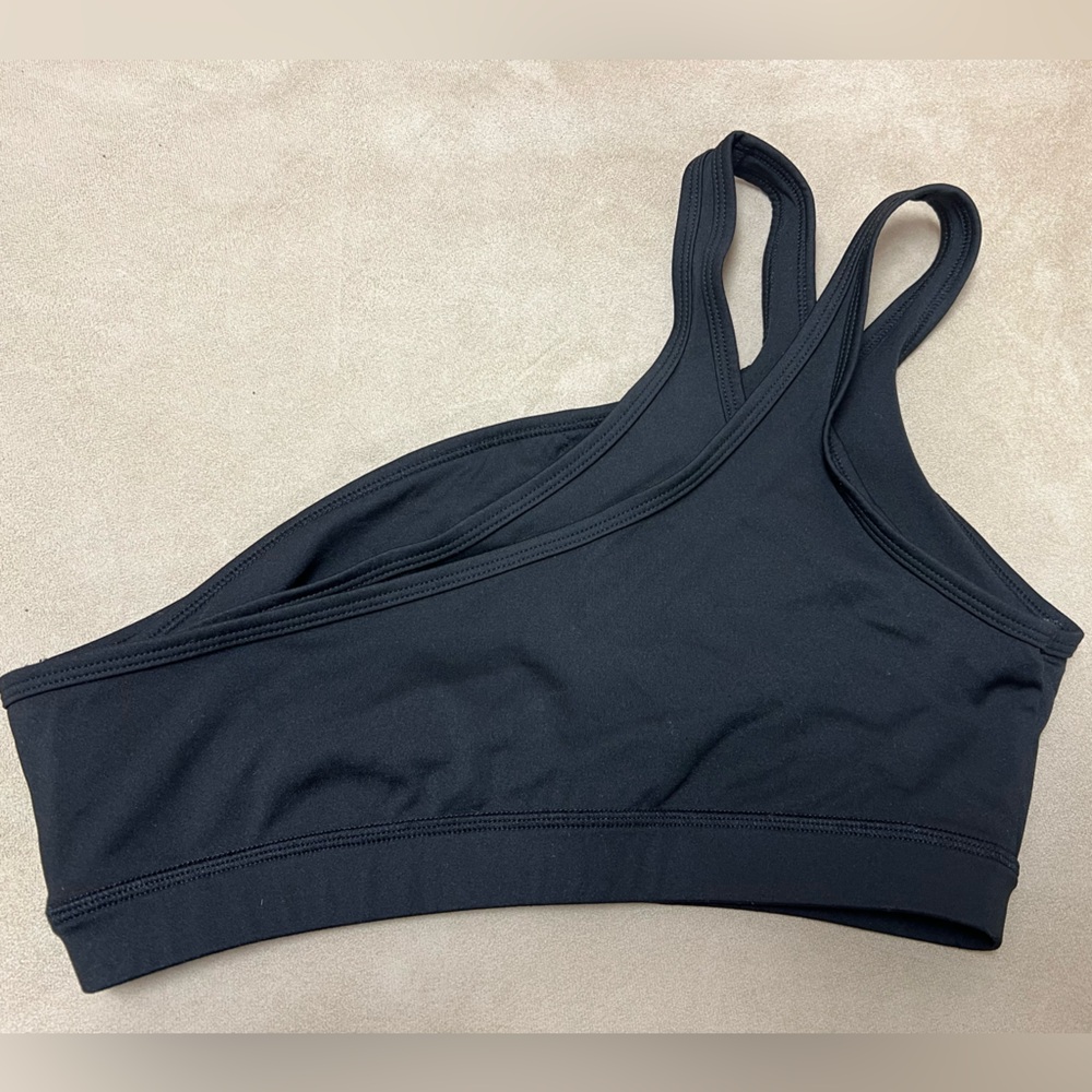 black one shoulder sports bra
